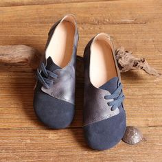 Item Type:Shoes Gender: WomenStyle: VintageUpper Material: Cow LeatherInsole Material: PigskinToe Type: Around ToeHeel Type:FlatHeel Height Type: Low Heel (1-3 cm) Close Type :Lace up Size: 35-40 size  length   cm   inch  35  22.50   8.86''  36  23.00   9.06''  37  23.50   9.25''  38  24.00   9.45''  39  24.50   9.65'' Leather Shoes Woman Flats Retro Vintage, One Piece Leather Shoes, Wide Shoes For Women Plus Size, Blue Oxford Shoes, Oxford Shoes Outfit, Sewing Lace, Shoes Retro, Casual Flat Shoes, Round Toe Heels