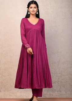 Latest Trendy Dresses Indian, Letast Kurtis, Latest Design Kurti, Anarkali Latest Design, Long Kurta Designs Party Wear, Stitched Kurti Designs From Saree, Synthetic Kurti Designs, Plane Fabric Kurti Designs, Anarkali Kurti Designs Latest