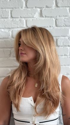 Strawberry blonde with a beige blonde Copper Blonde Hair, Warm Blonde Hair, Summer Blonde Hair, Beige Hair, Strawberry Hair, Brown Hair Inspo