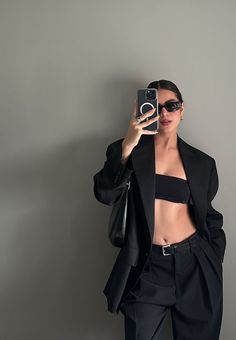 Black Pants Outfit Aesthetic, Black Belt Outfit, Aesthetic Outfit Black, Style Inspiration Outfit Ideas, Fashion Style Tips, Black Blazer Outfit, Belt Outfit, Black Pants Outfit, Blazer Outfits For Women