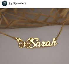 Fashion Jewelry Necklaces Gold, 22k Gold Bangles, Couple Ring Design, Funny Lockscreen, Butterfly Necklace Gold, New Gold Jewellery Designs, Latest Simple Mehndi Designs, Wall Paint Designs