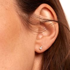 Lead the pack in style with the playful and edgy look of these lab-created diamond drop and stud earrings from PDPAOLA™ at Zales. Fashioned in 18K gold One earring showcases a pair of lab-created diamonds - the larger a 1/15 ct. stone - shimmering side-by-side. Along the second earring, a petite lab-created diamond punctuates a length of chain suspended from a larger lab-created diamond. Radiant with 1/5 ct. t.w. of lab-created diamonds These post earrings secure comfortably with friction backs. Zales Outlet, Stone Stud Earrings, Stone Studs, Diamond Drops, Fine Jewelry Designers, Edgy Look, Recycled Gold, Dainty Earrings, Lab Created Diamonds