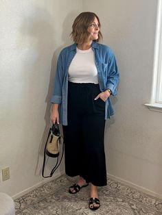 Chambray Oversized Everyday Shirt curated on LTK Style Inspiration Plus Size Casual, Plus Size Denim Shirt Outfit, Oversized Chambray Shirt Outfit, Plus Size Oversized Shirt Outfit, Mid Size Spring Outfits, Oversized Shirt Outfit Women, Oversized Denim Shirt Outfit, Chambray Shirt Outfit, How To Style Oversized Shirt