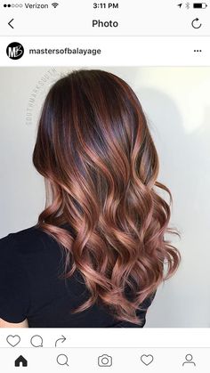 Rose gold brunette Hair Color Ideas For Brunettes Balayage, Auburn Balayage, Rambut Brunette, Gold Hair Colors, Hair Color Rose Gold, Blond Balayage, Brunette Balayage, Winter Hair Color