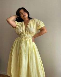 Curvy Outfits Summer Dresses, Sun Style Root Outfits, Curvy Poses, Mode Coachella, Size Aesthetic, Curvy Girl Fashion, Mode Inspo, Curvy Girl Outfits