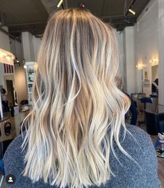 Painted Blonde Balayage, Blonde Hair Inspiration 2023, Deminsional Blonde Hair, Dirty Blonde To Blonde Balayage, Short Hair With Blonde Highlights, Root Melt Blonde Balayage, Dirty Blonde Hair With Money Piece, Vanilla Blonde Balayage, Lived In Blonde Balayage