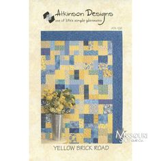 the yellow brick road quilt pattern is shown