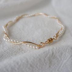 Twisted Pearl Wrap Bracelet – Luxandluxy Pearl Bangles Gold, خواتم خطوبة, قلادات متدلية, Gelang Manik-manik, Siluete Umane, Smink Inspiration, Pola Gelang, Gelang Manik, Jewelry Accessories Ideas