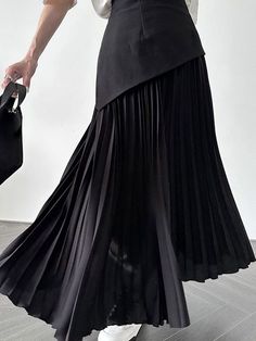 A-Line Loose Contrast Color Pleated Split-Joint Skirts Bottoms WHITE & BLACK-S Musician Clothes, Winter Skirt Fashion, Maxi Skirt Pattern, Long Skirt Summer, White Pleated Skirt, Black And White Coffee, Winter Typ, Long Skirt Outfits, Winter Skirt Outfit