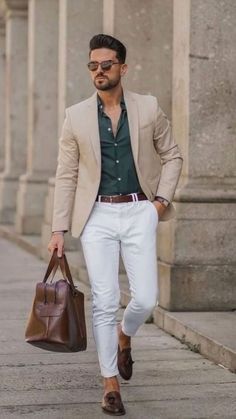 Discover powerful and stylish male CEO outfits that make an impact! Explore polished looks that blend professionalism for executive presence.