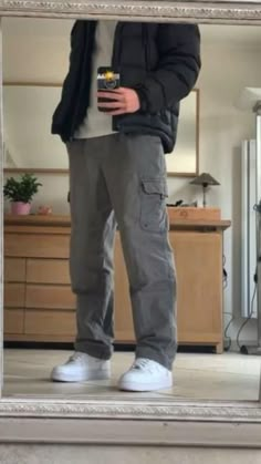 City day fit Simple Techwear Outfit, Summer Layers Outfit Men, Grey Cargo Outfit Men, Mens Comfy Outfits Aesthetic, Gray Cargo Outfit, Boys Cargo Pants Outfits, Grey Cargo Pants Outfit Men, Grey Cargos Outfit, Gray Cargo Pants Outfit