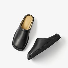 Made from genuine leather, these summer flats provide super comfort and keep you walking safely all day. Easy and convenient to wear and take off. Upper: 100% Calfskin Lining: 100% Sheepskin Insole: 100% Sheepskin Outsole: 100% Rubber Foam Sole Thickness: 2.7 cm Weight: 1kg Summer Mules, Mules Women, Black Mules, Flats For Women, Flat Slippers, Flat Slipper, Summer Flats, Girly Shoes, Black Leather Shoes