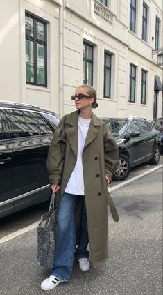 Olive Trench Coat, Green Trench Coat, Oversized Trench Coat, Trench Coat Outfit, Trench Coat Style