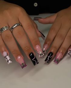 French Tip Nails With Design And Charms, Nail Designs To Do On Yourself, Black Medium Length Nails, Dramatic Edges Natural Hair, Y2k Nails Medium Length, Unique Square Acrylic Nails, Short Full Set Nails, Medium Nail Sets, 2000s Nails Acrylic Y2k