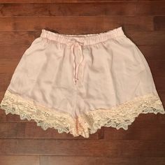 Great Condition Nwt Feminine Pink Short Sleepwear, Spring Sleep Bottoms In Pink, Chic Summer Sleep Bottoms, Pink Feminine Short Sleepwear, Pink Feminine Short Length Pajama Shorts, Pink Feminine Short-length Sleepwear, Feminine Pink Short-length Sleepwear, Pink Feminine Bottoms With Lace Trim, Pink Short Bottoms For Sleep