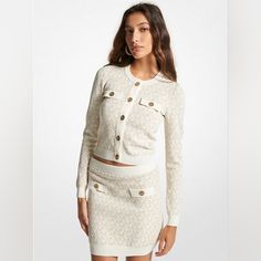 Michael Michael Kors Logo Jacquard Mini Skirt Style # Mr370805kz Size: M 100% Authentic Jacquard Cardigan, Mini Skirt Style, Timeless Wardrobe, Timeless Wardrobe Staples, Mk Logo, Style Streetwear, Short En Jean, Travel Outfit, Jet Set