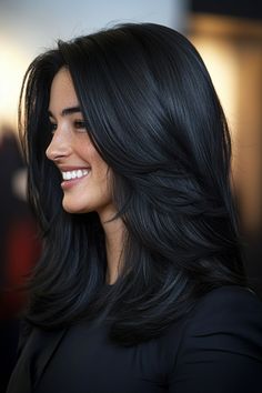 Black Hair Layers, Shoulder Length Layered, Embrace Natural Beauty, Blonde Layers, Layered Hairstyles, Light Ash Blonde, Choppy Bob Hairstyles, Layered Bob Hairstyles, Natural Blondes