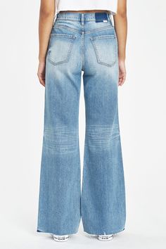 Description: High rise wide leg jean. Material: 65% COTTON 34% ORGANIC COTTON 1% ELASTANE Fools Gold, Bold Dresses, Leather Bustier, Jean Material, High Rise Wide Leg Jeans, Fool Gold, Jeans Outfit, Sweaters Knitwear, Wide Leg Denim