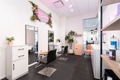 hairstylist studio in Sunnyvale, California has space for 2 or more beauty pros. It has white theme with peach accents and green plants to create a modern artistic feel. Private Salon, Sunnyvale California, Salon Ideas, Studio Design, Hair Studio, Modern Salon, Green Plants, Barber Shop