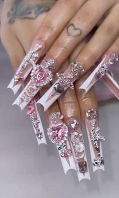 instagram - @ klasiiana Bling Long Nails, Junk Nails Bling, Pink Junk Nails, Green Square Nails, Birthday Nails Ideas, Acrylic Nails Long, Hot Nail Designs