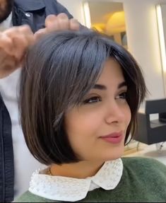 Kort Bob, Bob Haircut With Bangs, Trendy Hairstyle, Shot Hair Styles, Haircuts Straight Hair, Short Bob Haircuts, Short Hair Haircuts, Short Hair With Bangs