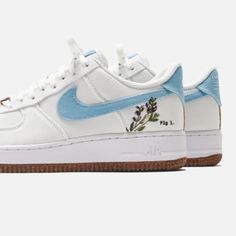 These Floral Nike Shoes From 2021 Were Brand New Then Got Marked. Please See Pictures. * Ships In 2 Days. * Bundle 2 Or More Items For A 20% Total Discount And One Shipping Fee. Floral Air Force 1, Floral Nike Shoes, Jordan Nike Shoes, Floral Nikes, Cute Summer Shirts, Painted Nikes, Shoes For School, Flower Shoes, Cute Nike Shoes