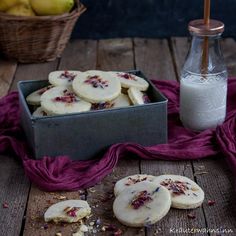 some cookies that are sitting on a table