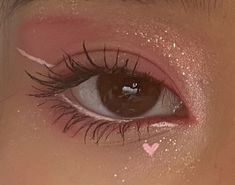 Eyeshadow Aesthetic Looks, Flashy Makeup Looks, Pink Outfit Accessories, Easy Pretty Makeup Looks, Twice Inspired Makeup, Pretty Pink Makeup Looks, Makeup Looks Light Pink, Natural Glittery Makeup, Easy Valentine Makeup Looks