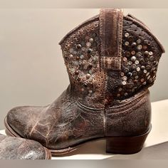 Brown Leather Short Cowboy Boots By Frye With Studs. I Only Wore Once To A Concert. Perfect Condition, Size 7. Shania Twain Concert, Brown Leather Short, Short Cowboy Boots, Ankle Cowboy Boots, Shania Twain, Leather Short, Frye Shoes, Leather Shorts, Short Boots