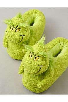 Soft & cozy/Slip-on silhouette Plush Jordan Slippers, Grinch Pjs, Grinch Slippers, Grinch Gifts, Grinch Stuff, Funny Slippers, Fun Slippers, Christmas Slippers, Cozy Slippers