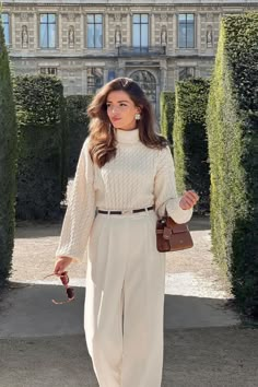 28 Best Old Money Outfits For Your Inner Rich Society Debut! Looks Kate Middleton, Mode Ulzzang, How To Look Expensive, Elegante Y Chic, Classic Style Outfits, Chique Outfits, Paris Mode, Stil Elegant, Trendy Fall Outfits