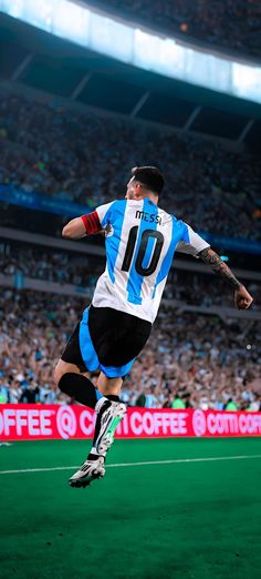 #wallpaperforyourphone Lionel Messi Wallpapers 4k, Messi Wallpaper Iphone, Messi 4k Wallpapers, Messi Wallpaper Argentina, Sticker Messi, Messi 2009, Messi 2022, Messi Argentine, Messi Fcb