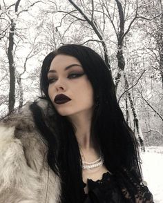 Black Lip Makeup Look, Romantic Gothic Makeup, Gothic Winter Outfit, Black Lipstick Makeup, Lipstick Vintage, Vampy Makeup, Face References