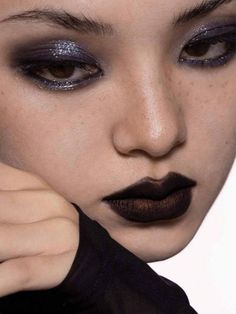 Messy Black Makeup, Whimsical Eye Makeup, Vintage Goth Makeup, Black Lipstick Makeup Looks, Elegant Goth Makeup, Black Lipstick Looks, Dark Eyes Makeup, Casual Goth Makeup, Whimsigoth Makeup