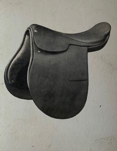 an image of a black horse saddle