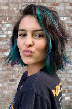 Layered Haircuts For Short Hair Curly, Layered Bob Undercut, Modern Women’s Haircuts, Cute Hair Colors For Short Hair Ideas, Short Shag Hair Color Ideas, Cute Short Hair Color Ideas, Shaggy Short Hair Thick, Short Color Hair Ideas, Medium Edgy Shag Haircuts