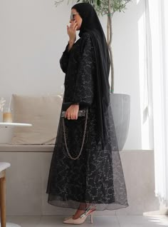 Black Abaya Designs Ideas, New Abaya Style, Abaya Business, Dress Muslim Modern, Abaya Outfit, Abaya Hijab