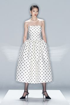 Self-Portrait Fall 2024 Ready-to-Wear Fashion Show | Vogue Knit Gown, Polka Dots Outfit, Ball Skirt, Form Fitting Dress, Sleeveless Mini Dress, Beautiful Gowns, Self Portrait