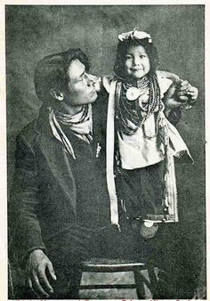 Cree father with child ~ Photo taken in Prince Albert, Saskatoon, Canada. c1930 (Photographer Unknown) #NativeAmerican Native American Children, Indian Pictures