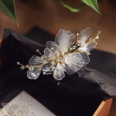 Flowers are made of high quality siren and resin. İdeal for Wedding hairstyle. Set includes 2 hair comb Bridesmaid Hair Accessories Flower, Fantasy Crown, Bridesmaid Hair Accessories, Crystal Hair Comb, Wedding Hair Inspiration, Flower Hair Accessories, Hair Jewelry Wedding, Penteado Cabelo Curto, Crystal Hair