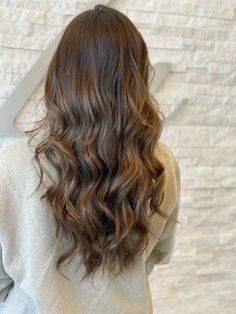 Brunette Hair Single Process, Wavy Hair Formal Medium, Wedding Hairstyles Hair Down Waves, Loose Curled Hair Medium, Curls Brushed Out, Brown Hair Curled Medium, Beach Waves Hair Brown, Soft Hair Waves, Loose Curls Thick Hair