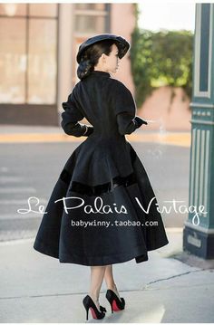 Moda Steampunk, Look Retro, Fancy Wedding, Moda Vintage, Look Vintage, 50s Fashion, Vintage Coat, Vintage Glamour