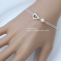 Sterling Silver Heart and Swarovski Pearl by alexandreasjewels Swarovski Pearls Bracelet, Bridesmaid Bracelet Gift, Maid Of Honor Gift, White Pearl Bracelet, Silver Heart Bracelet, Pola Gelang, Silver Jewelry Design, Jewelry Bridesmaid, Bridesmaid Bracelet