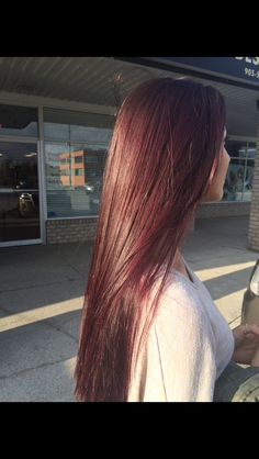 Long Burgundy Hair Long Burgundy Hair, Pelo Color Vino, Hair Color Light Brown, Burgundy Hair, Long Bob Hairstyles, Ombre Hair Color, Hair Inspiration Color