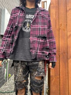 Crust Punk Clothes, Anarchist Fashion, Homeless Aesthetic Outfit, Crust Pants Patch Ideas, Crust Punk Style, Crust Punk Aesthetic, Crust Punk Fashion, Crust Jacket