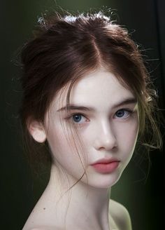 Fair Skin Aesthetic, Freckled Skin, Russian Female, Ethereal Makeup, Make Makeup, Pretty Skin, Model Face, Natural Face, Pale Skin