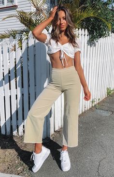 The Churchtown Pants in Beige Cord are here to make all your outfit dreams come true! Whether it’s daytime drinks with the girls or a festival you’ve got in mind, these pants will be sure to make an impact and create some serious outfit envy. We love styling this one with a bold crop, boots, gold accessories and a statement pair of sunnies!


Beige high waisted pants

Cord material

Straight leg cut

Raw frayed edge on the hem

Invisible zip up the left side

Fitted waist Beige High Waisted Pants, Serious Outfit, Prom Midi Dress, Summer Playsuit, Cords Pants, Make An Impact, Cute Pants, Sweater Crop, Strapless Tops