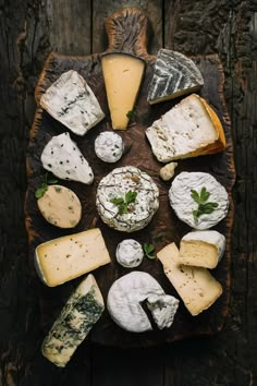 A French cheese board with cheeses from various regions of France. Gourmet Cheese Board, Camembert Aesthetic, Cheese Halloween Costume, Cheese Board Aesthetic, Cheese Pictures, Cheese Aesthetic, French Cheese Board, Farm Cheese