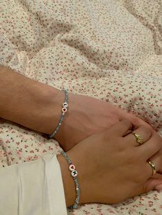 matching cute bracelets for couple beads boyfriend girlfriend aesthetic #matching #couple #bracelet #beads #aesthetic Couple Bracelets Aesthetic Beads, How To Make A Bracelet For Boyfriend, Boyfriend 2 Months Gift, Bf Bracelet Ideas, Beaded Bracelets To Make For Your Boyfriend, Boyfriend One Month Gift Ideas, Bracelets For Couples Diy, Matching Bracelet Couple, Relationship Bracelets Diy