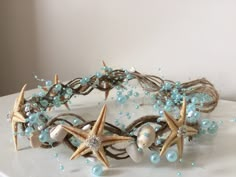 "Please do not buy it ,if you need it before a week.Shipping takes a week to US and 3 days to EU AFTER PROCESSING TIME.Some items are ready to ship.ı will send them the day after. This crown is a necessity for any beach trip, beach wedding, or mermaid enthusiast! These lovely tiaras are dainty and unfussy, so don't limit them to the festival circuit. Designed with weddings in mind, the pearl-and-seastar-embellished circlets are practically made for unique and gorgeous photos. This sweet and pret Little Mermaid Gifts, Siren Costume, Seashell Headband, Mermaid Bachelorette, Seashell Crown, Blue Cosplay, Mermaid Cosplay, Mermaid Accessories, Anniversaire Diy